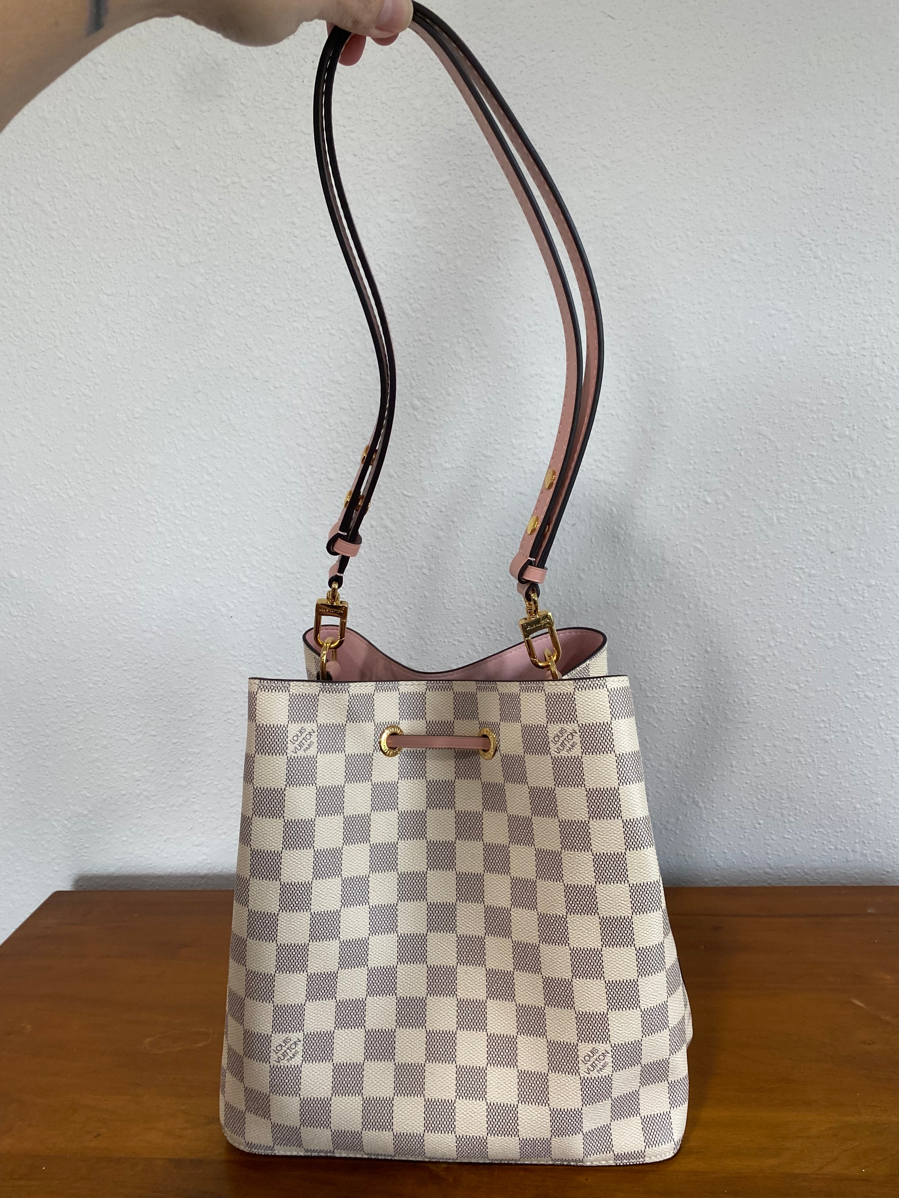 Luxury Cream Check Drawstring Shoulder Bag with Pink Trim